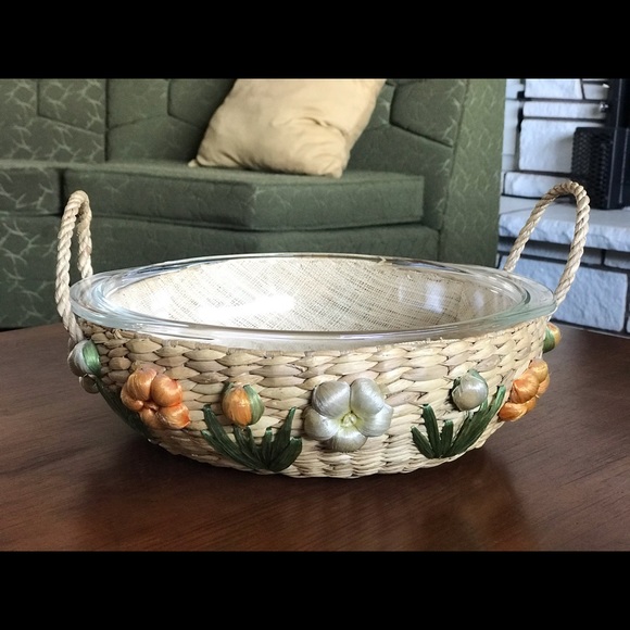 vintage wicker basket w/glass bowl insert - Picture 2 of 4